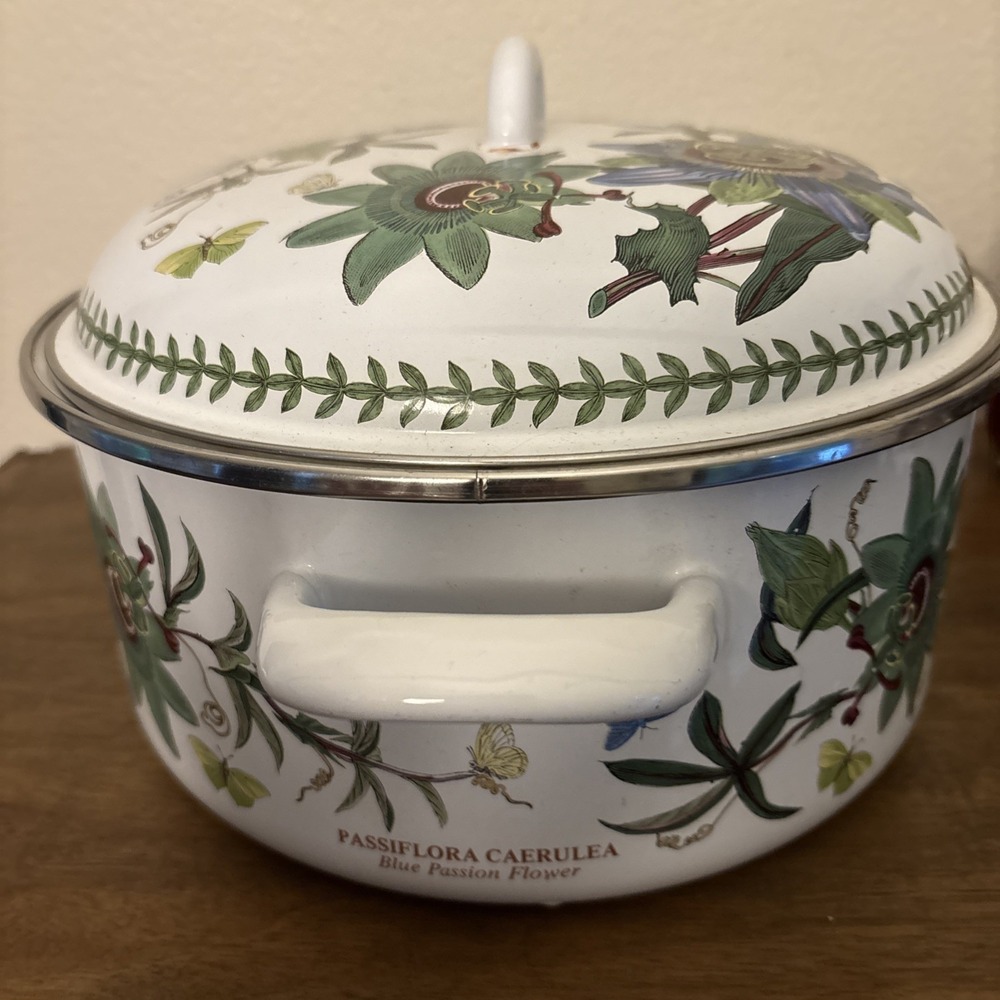 Portmeirion Botanic Garden Enameled Dutch Oven Blue Passion Flower Design Large - Picture 8 of 9